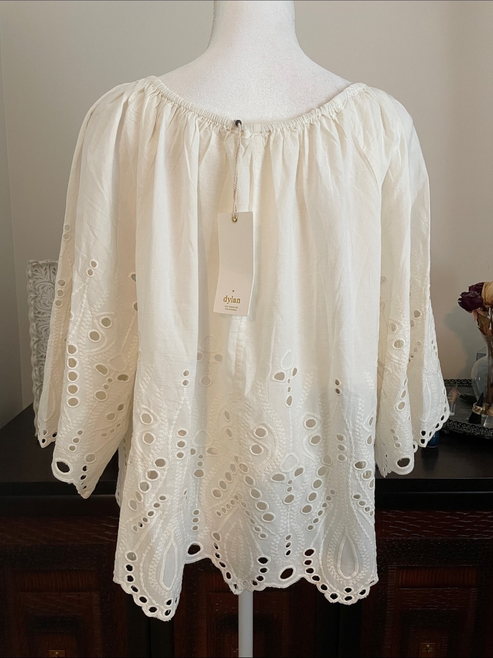 Dylan cut-out embroidery peasant top size XXL - Picture 2 of 9